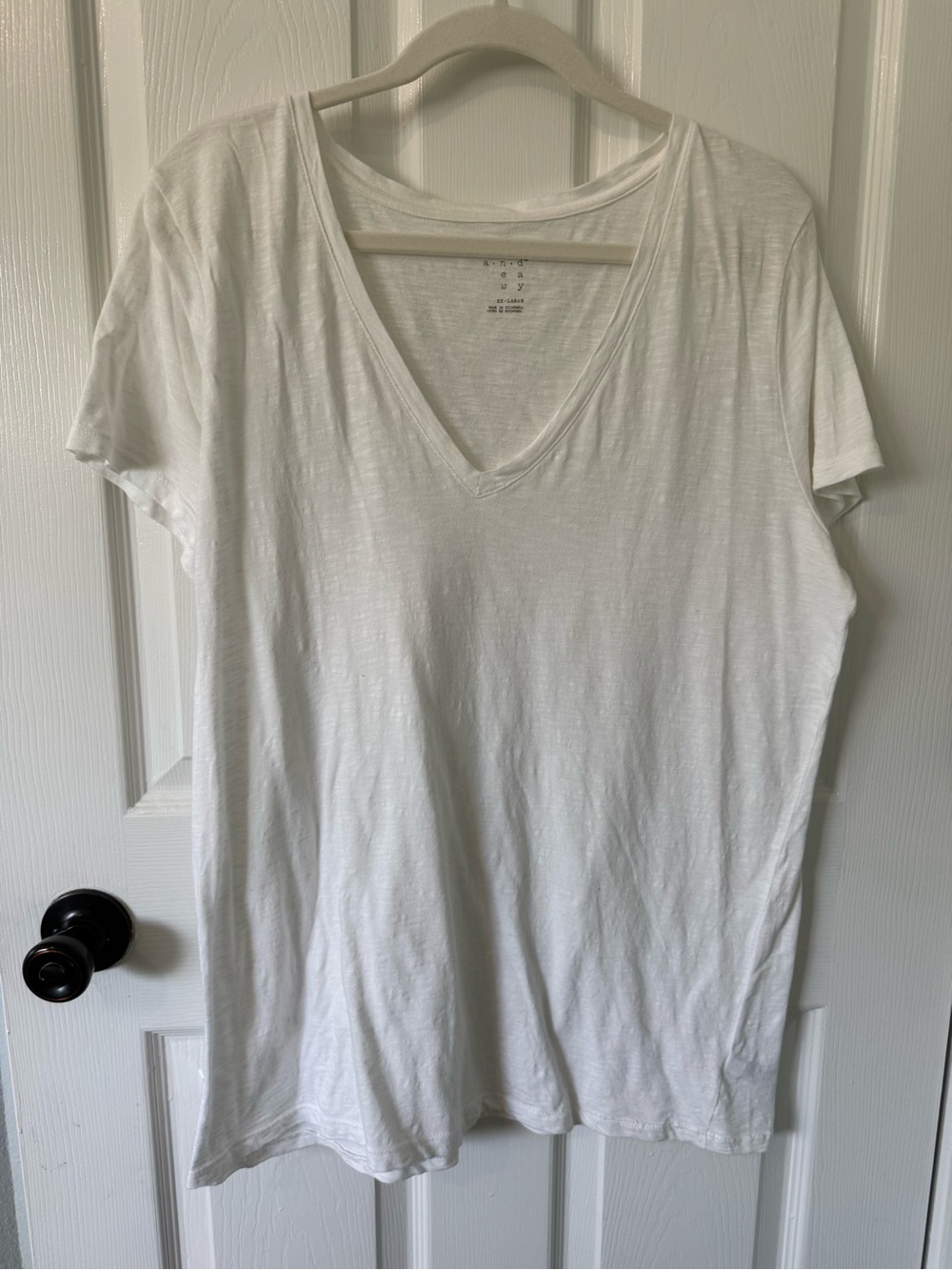 A New Day White V-Neck T-Shirt XXL